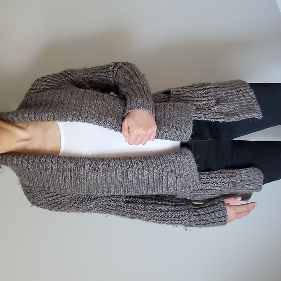 Club Monaco oversized cardigan - Picture 3 of 7